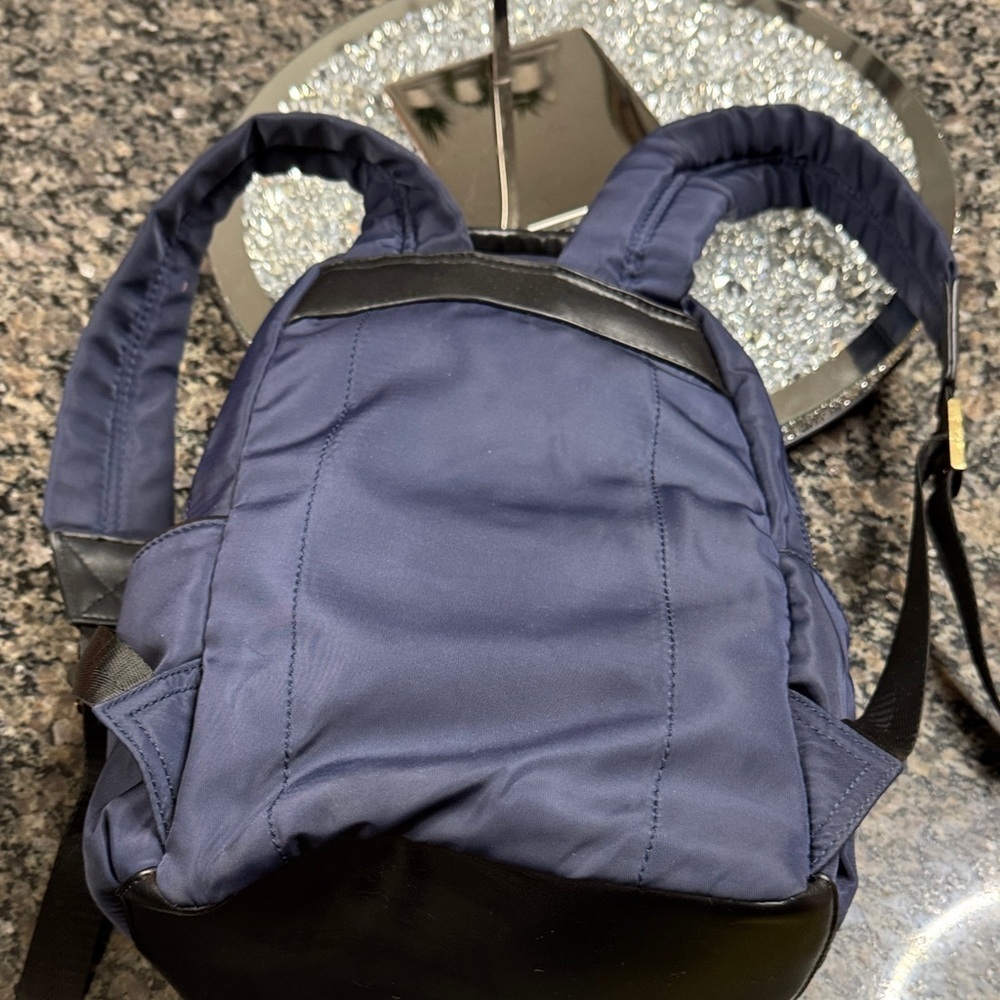 Ellen Tracy Navy Nylon Backpack with Gold Hardware EUC - Picture 16 of 17